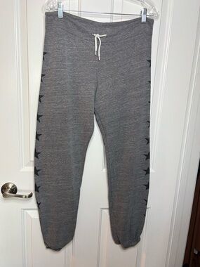 EUC Monrow Women’s Gray Sweatpants with Black Stars down legs w Drawstring Sz L